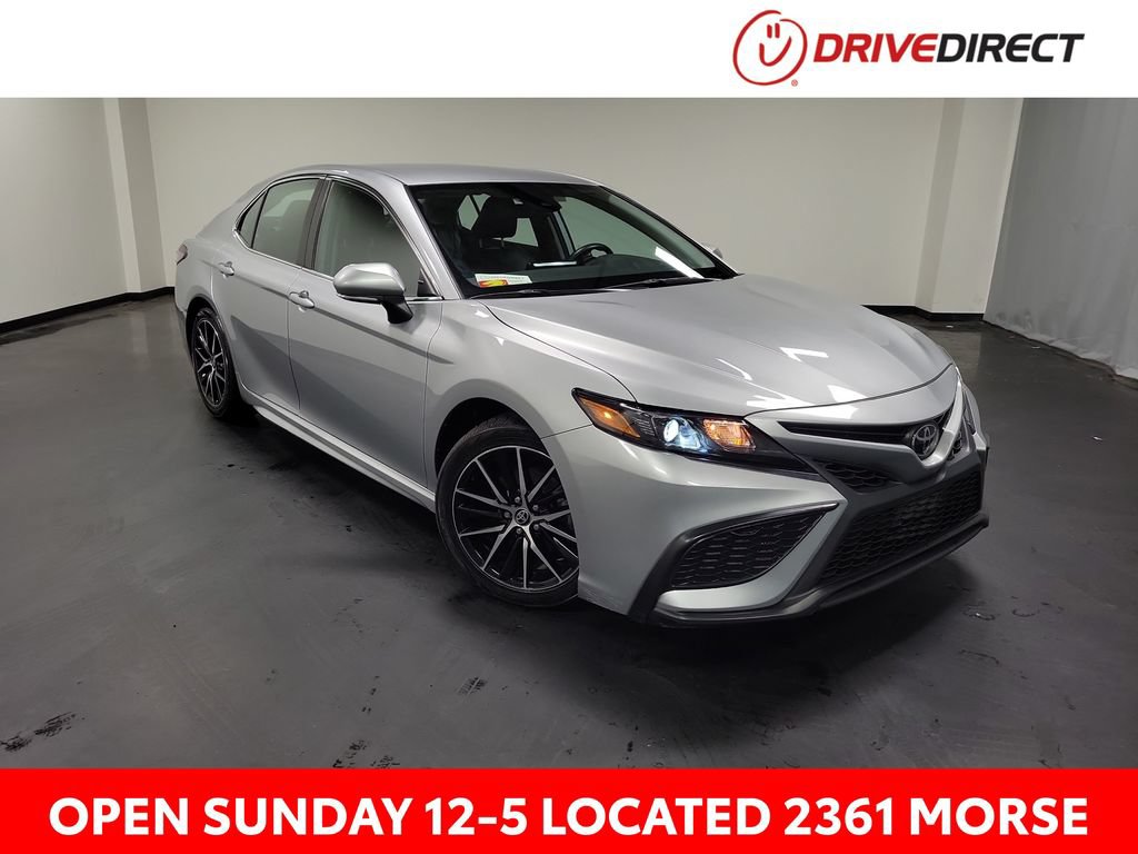 Used 2023 Toyota Camry SE AWD/4WD image 1