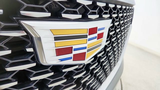 Used 2023 Cadillac Escalade Premium Luxury w/ Performance Package image 16