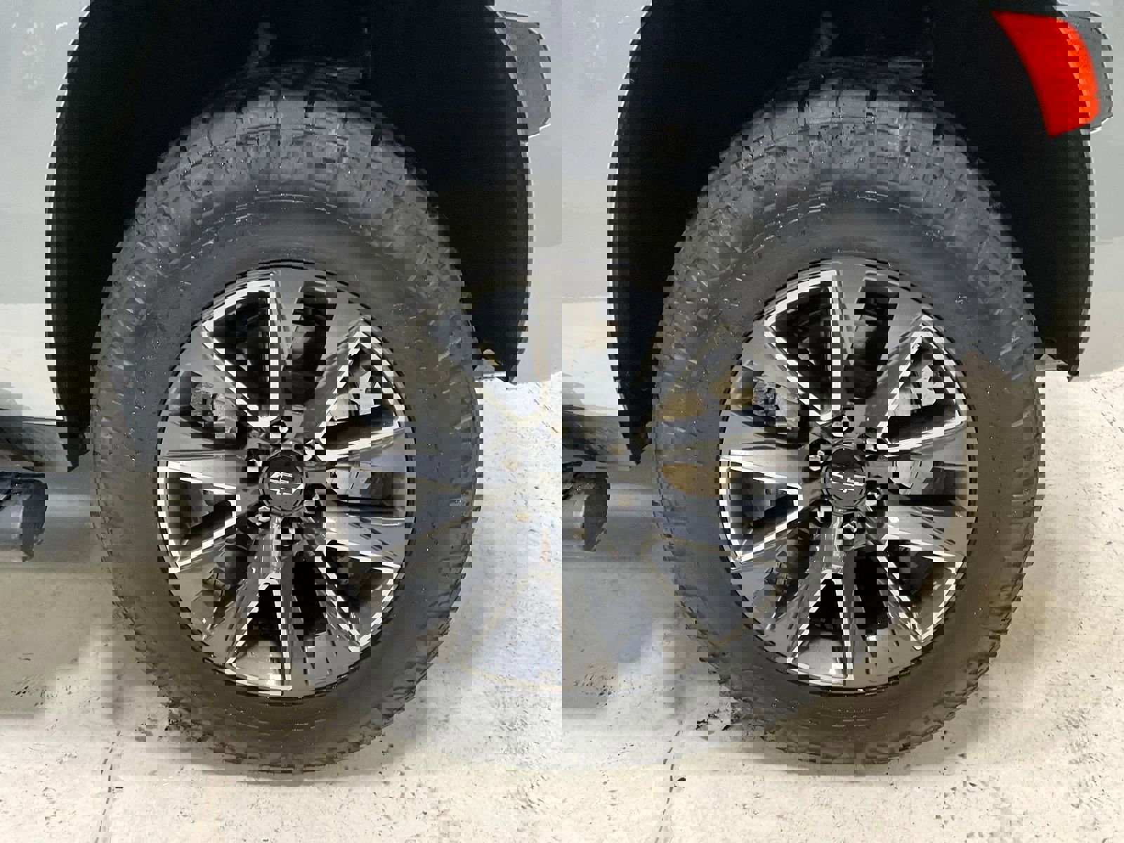 Used 2023 Chevrolet Tahoe Z71 w/ Luxury Package image 7