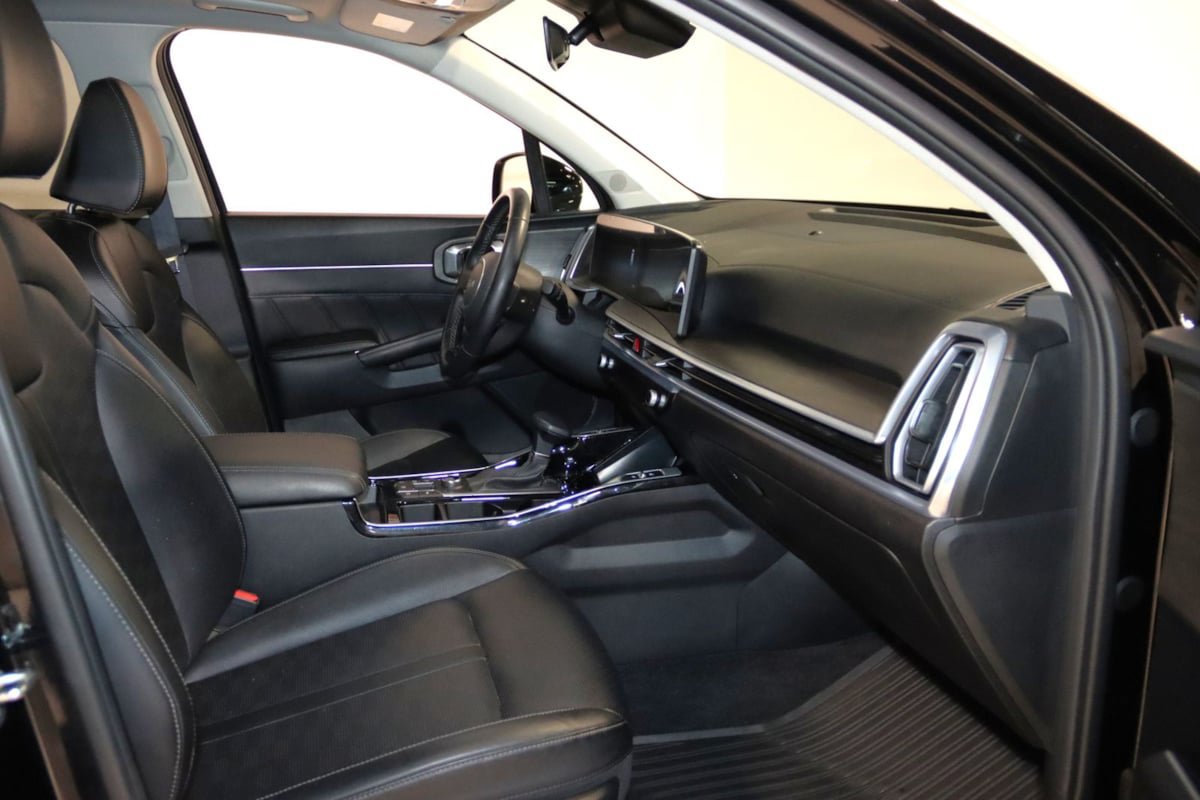 Used 2025 Kia Sorento SX AWD/4WD image 53
