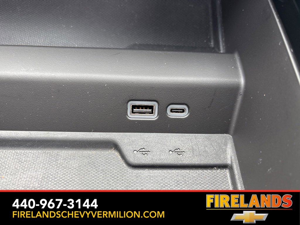 Used 2025 Chevrolet Suburban High Country image 25