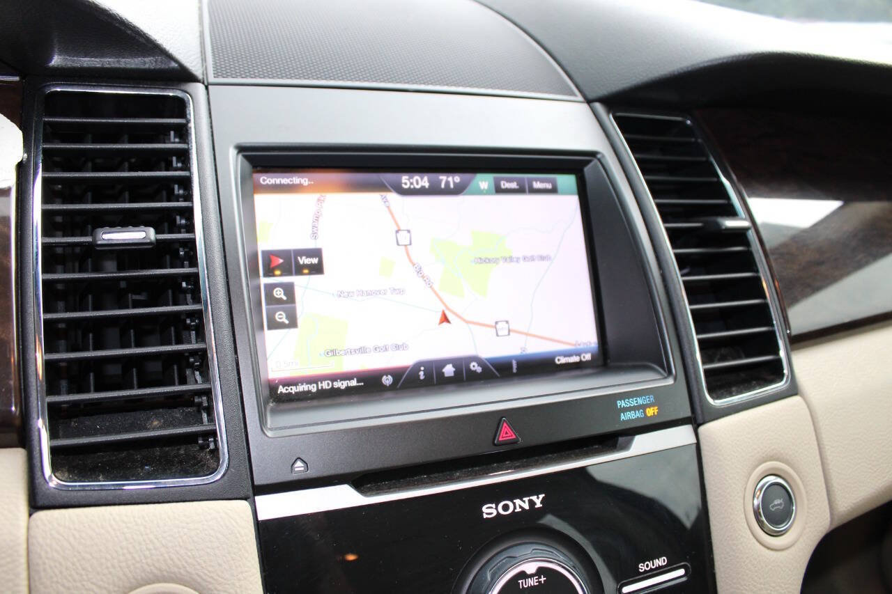 Used 2013 Ford Taurus Limited FWD image 16