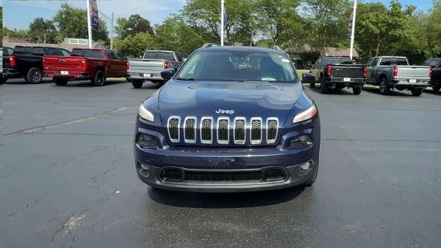 Used 2016 Jeep Cherokee Latitude AWD/4WD image 3