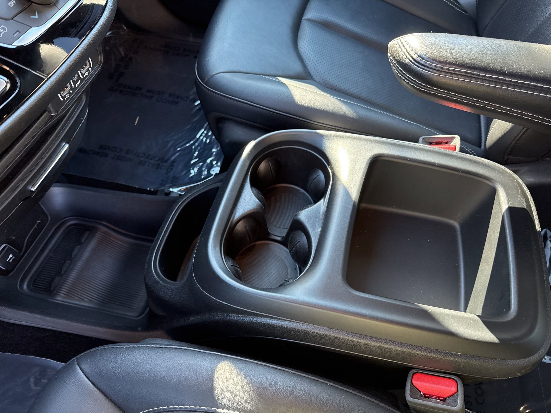 Used 2025 Chrysler Pacifica Select image 24