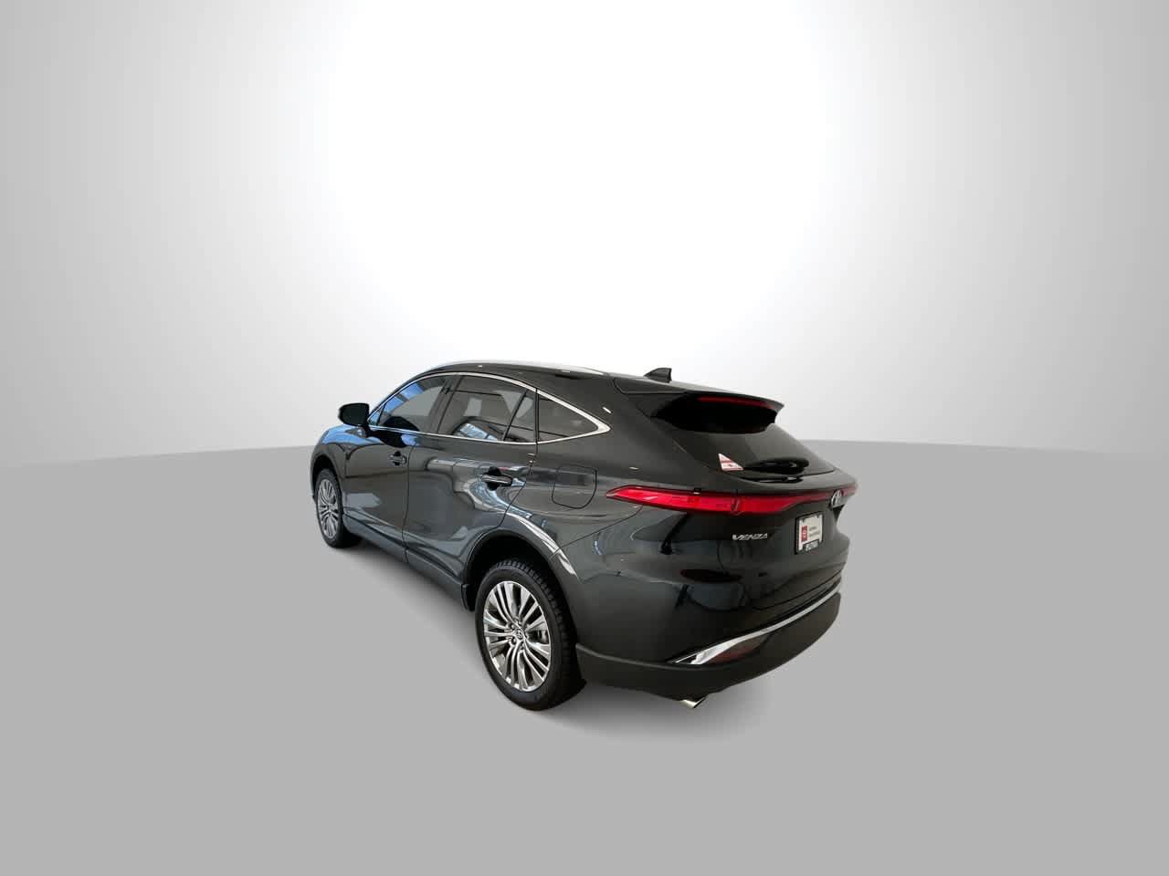 Used 2022 Toyota Venza Limited AWD/4WD image 6