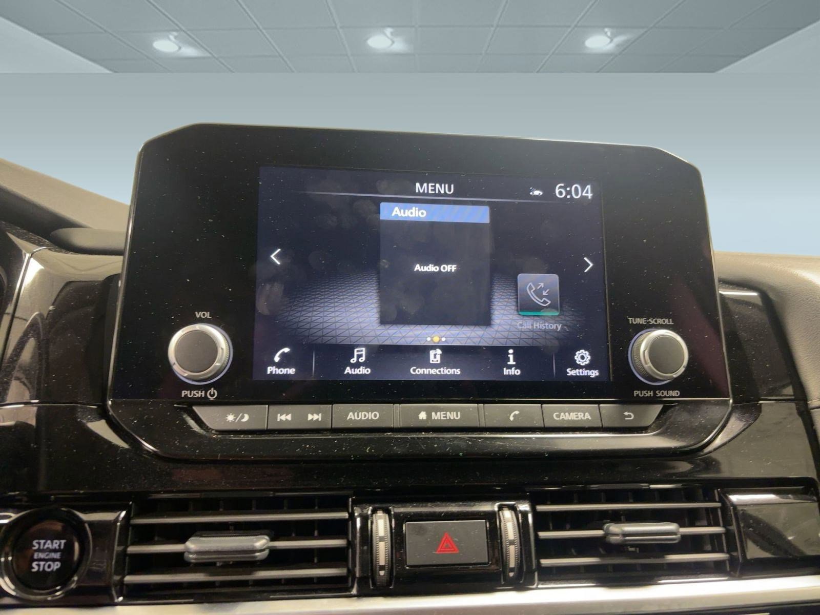 Used 2025 Nissan Pathfinder SV image 23