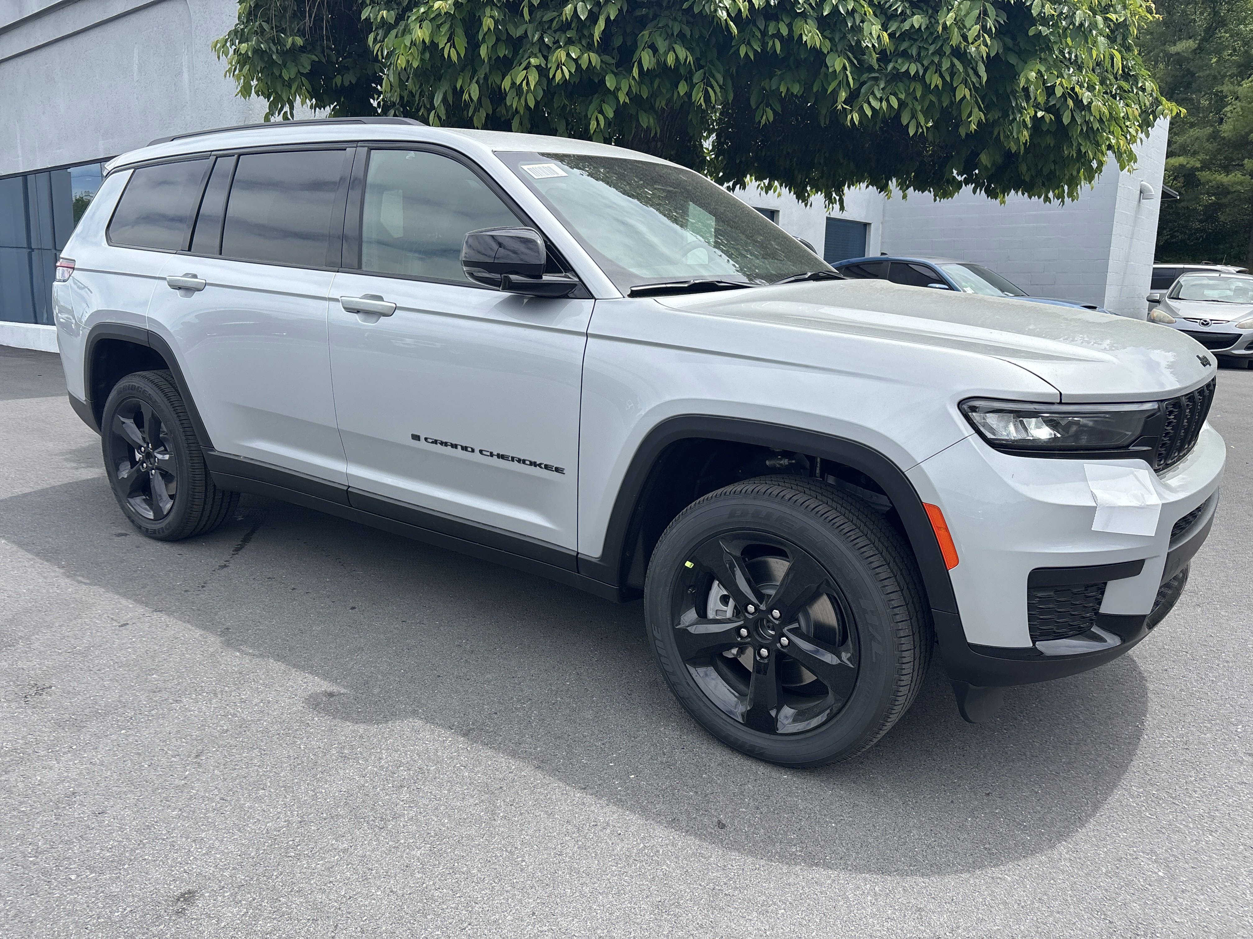 New 2025 Jeep Grand Cherokee L Altitude
