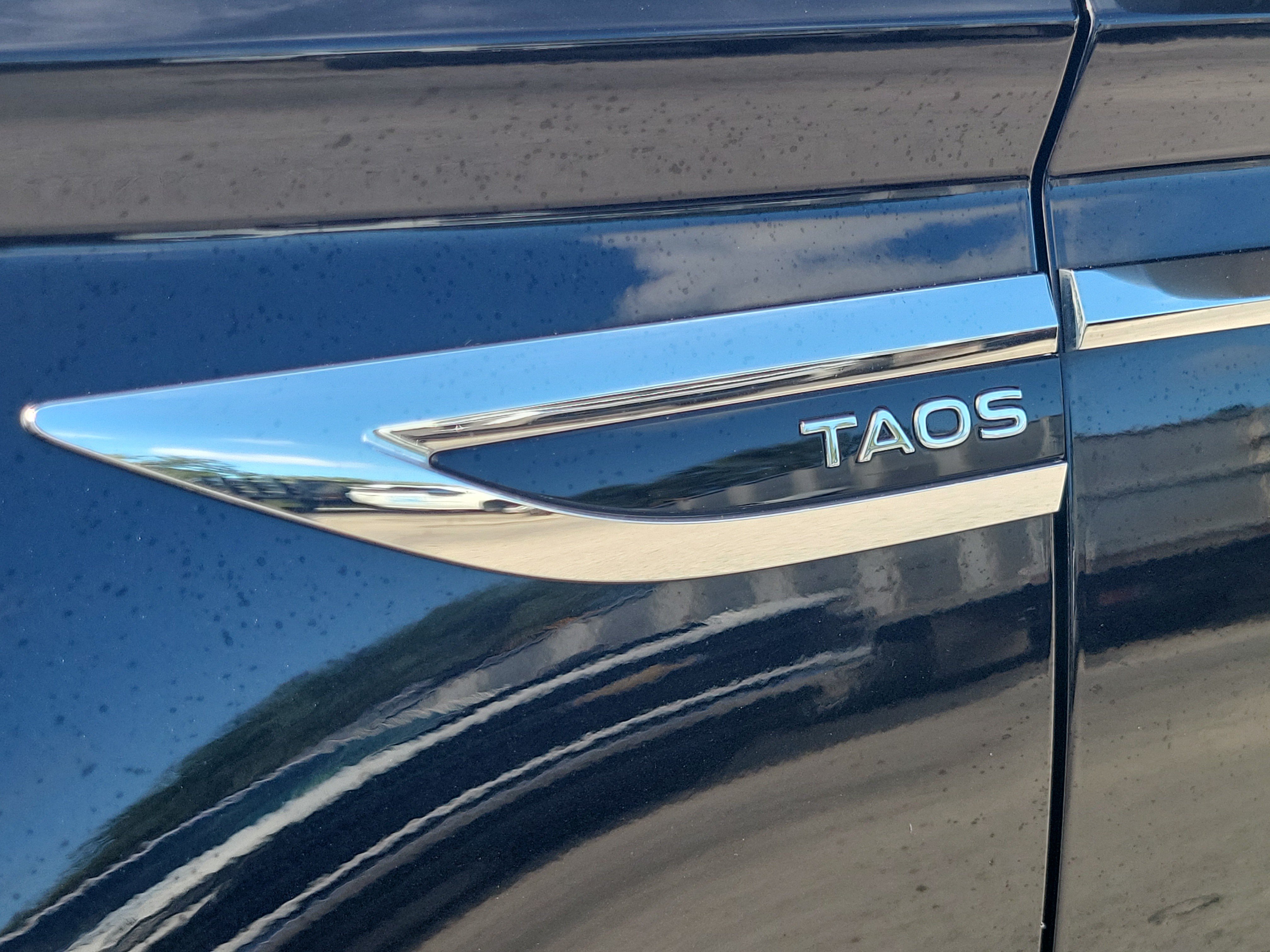 Used 2023 Volkswagen Taos S FWD image 11