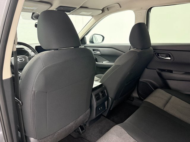 Used 2025 Nissan Rogue SV image 30