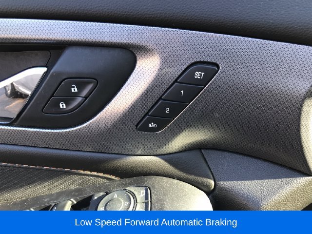 Used 2018 Chevrolet Traverse Premier w/ Driver Confidence II Package FWD image 10