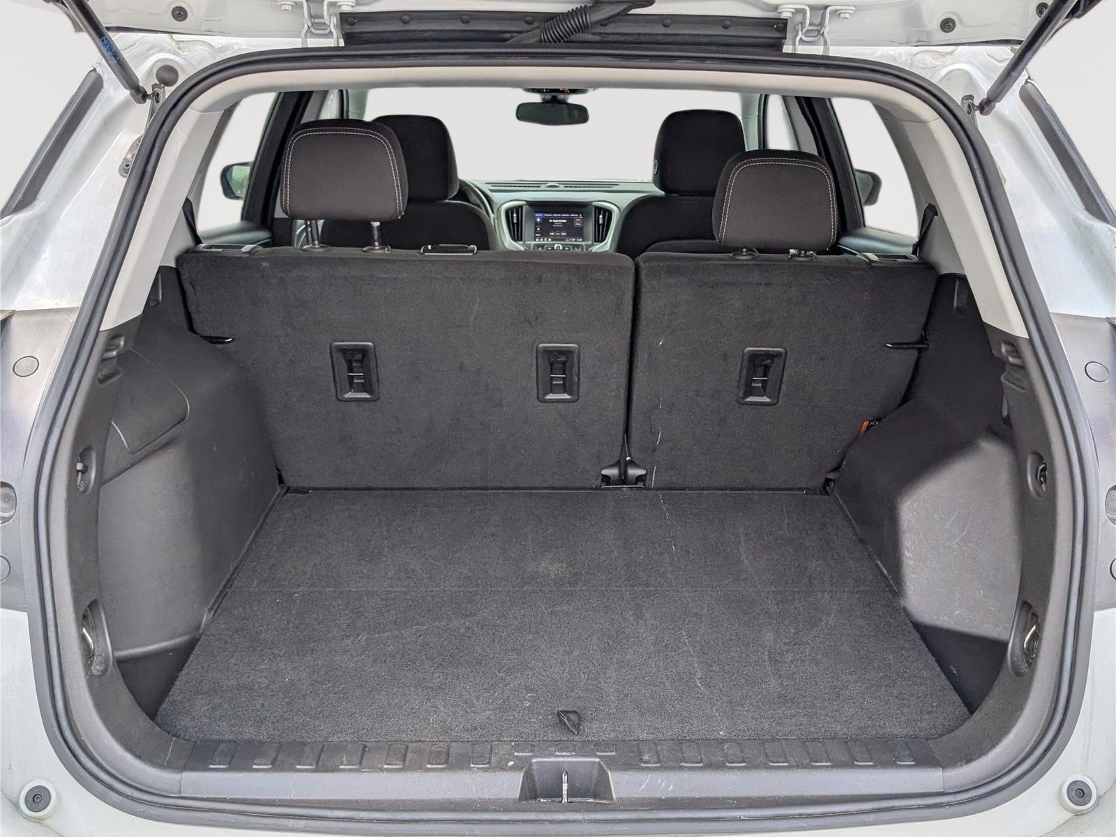 Used 2024 GMC Terrain SLE FWD image 13