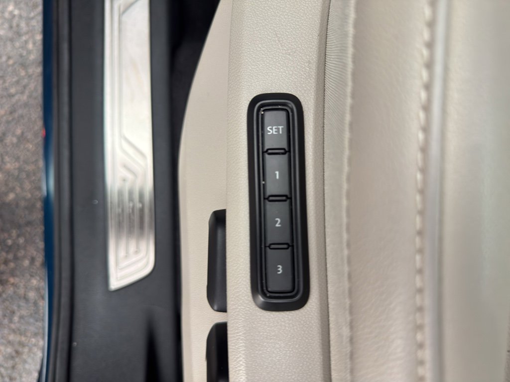 Used 2021 Volkswagen Atlas SEL R-Line image 10