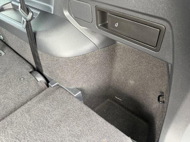 Used 2021 Volkswagen Tiguan SE R-Line image 37