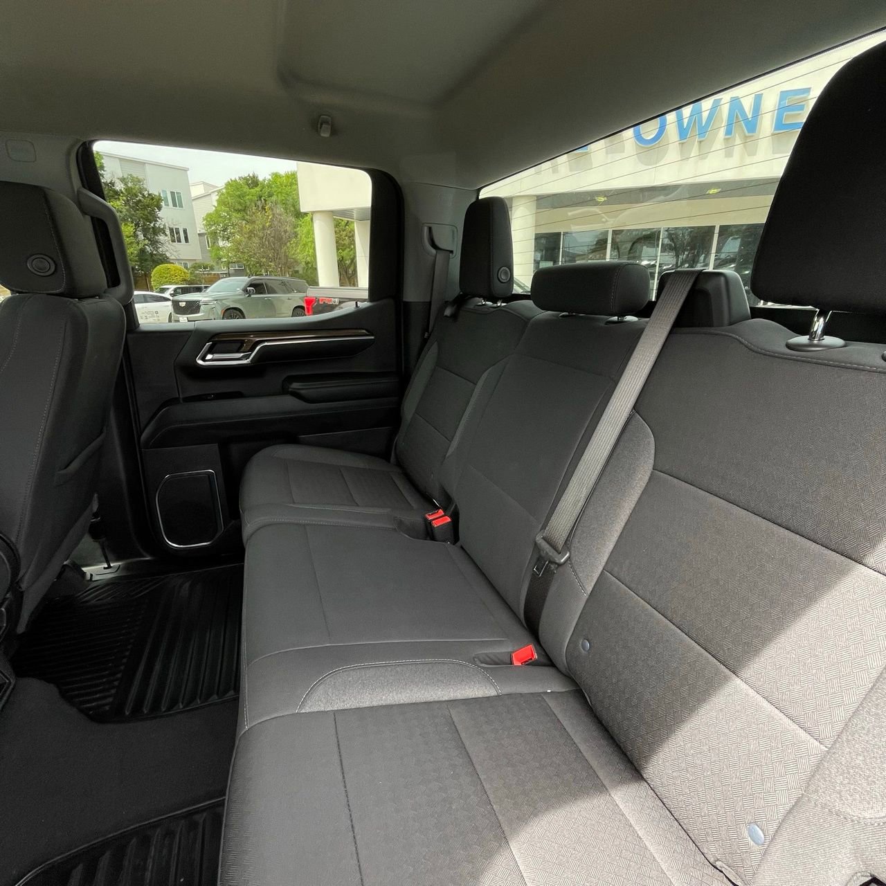 Used 2025 Chevrolet Silverado 1500 LT image 24