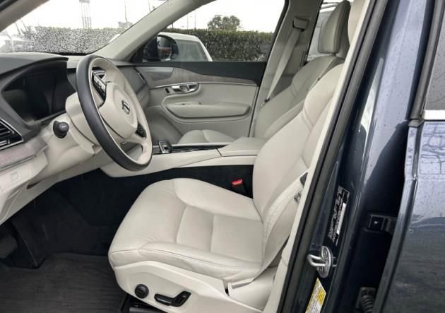 Certified 2023 Volvo XC90 B5 Plus AWD/4WD image 5