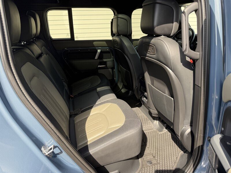Used 2021 Land Rover Defender 110 X-Dynamic HSE AWD/4WD image 28