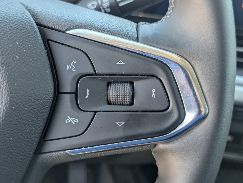 Used 2024 Chevrolet Trax LT w/ Driver Confidence Package FWD image 20