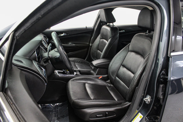 Used 2017 Chevrolet Cruze Premier FWD image 12