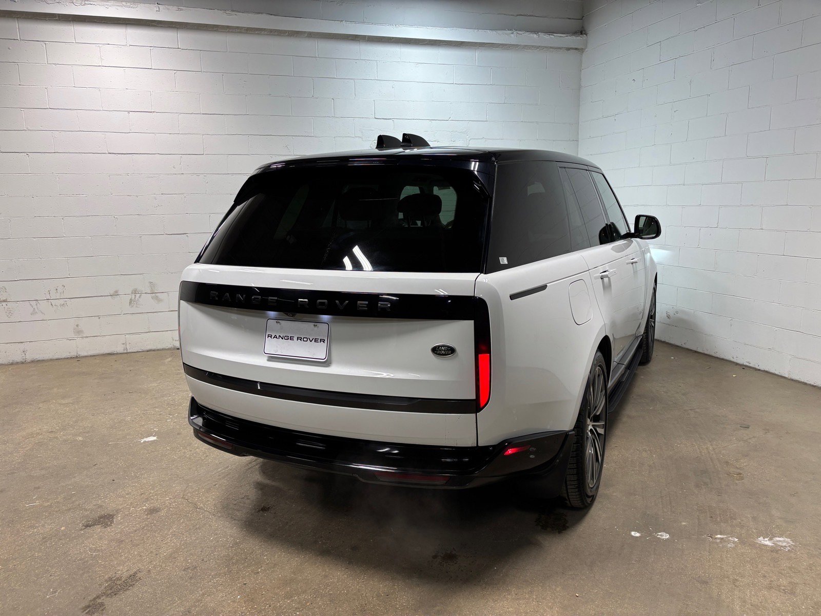 Used 2023 Land Rover Range Rover SE image 7