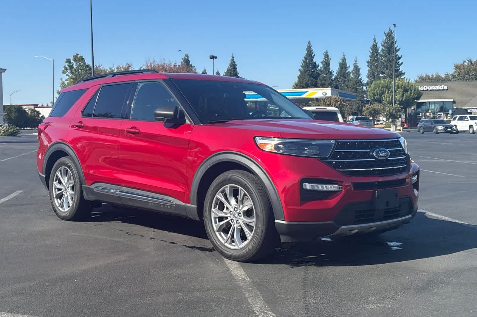 Used 2020 Ford Explorer XLT w/ Equipment Group 202A RWD image 10