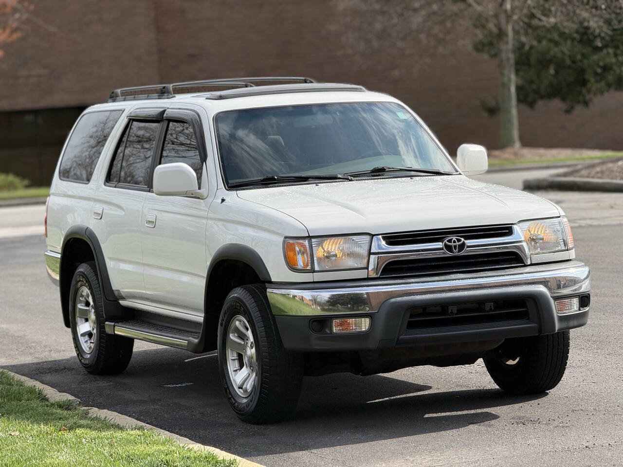 Used 2001 Toyota 4Runner SR5 image 3