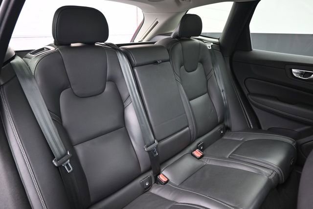 Used 2023 Volvo XC60 B5 Ultimate FWD image 32