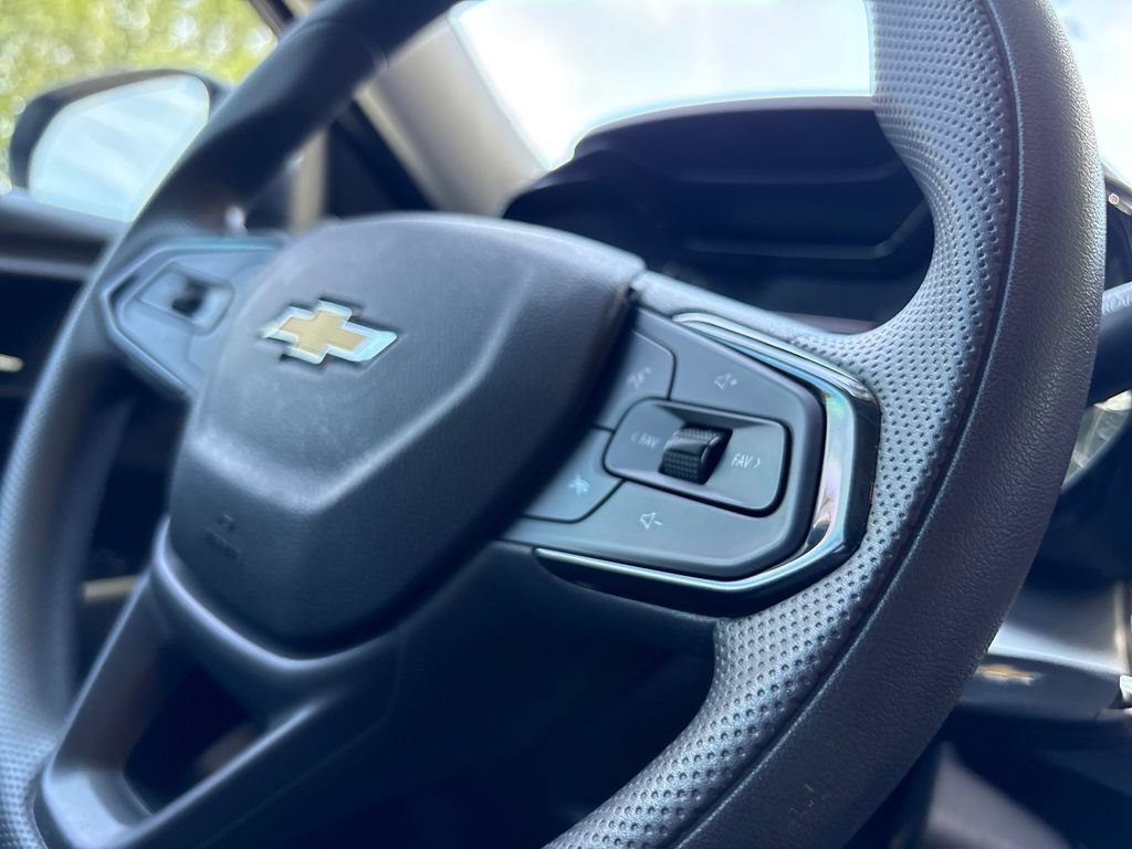 Used 2026 Chevrolet Trax LS FWD image 23