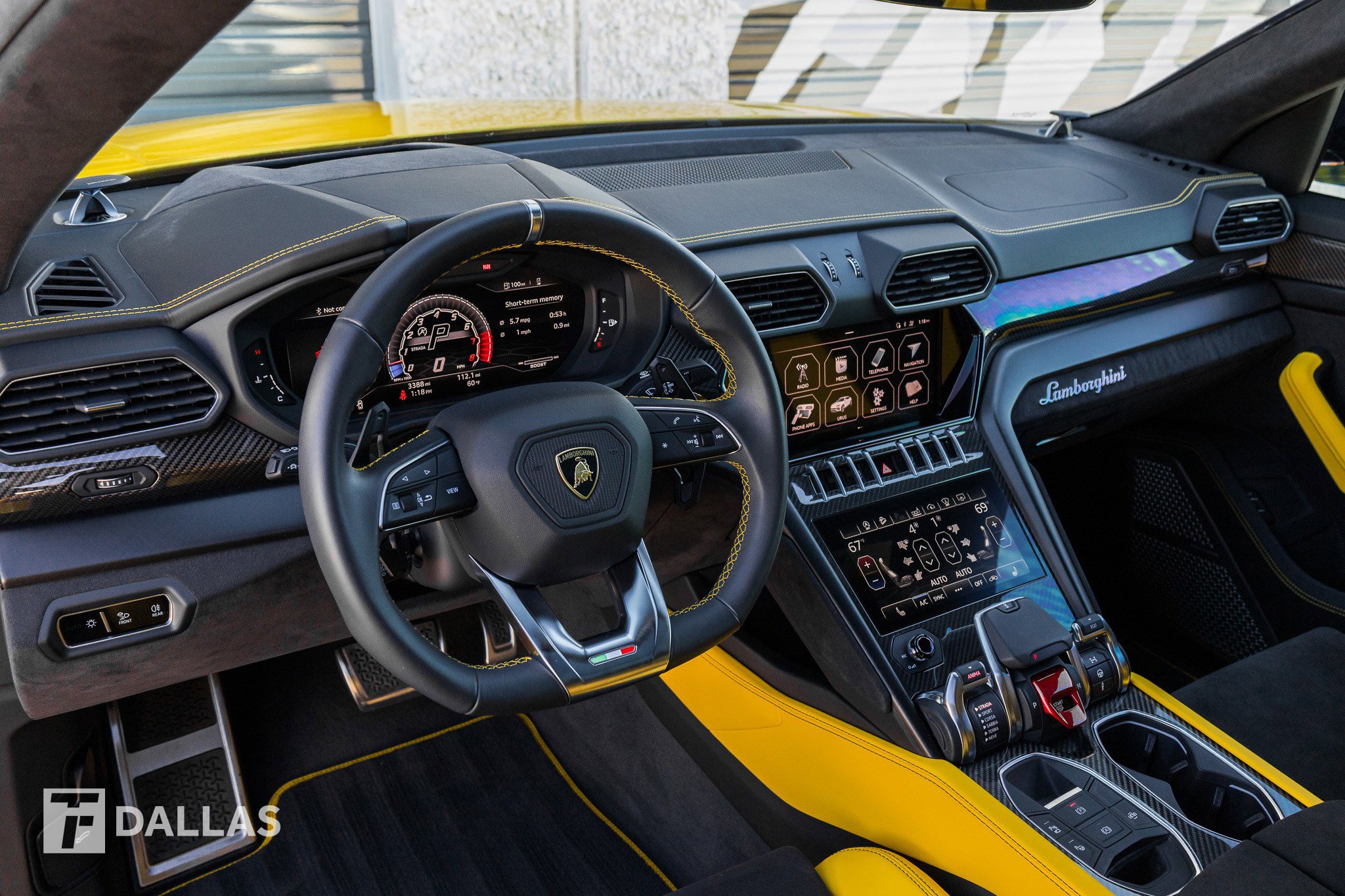 Used 2021 Lamborghini Urus image 23