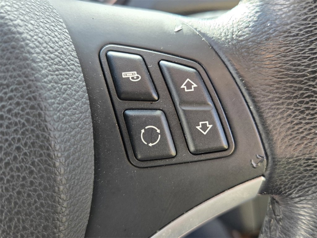 Used 2009 BMW 128i Convertible image 24