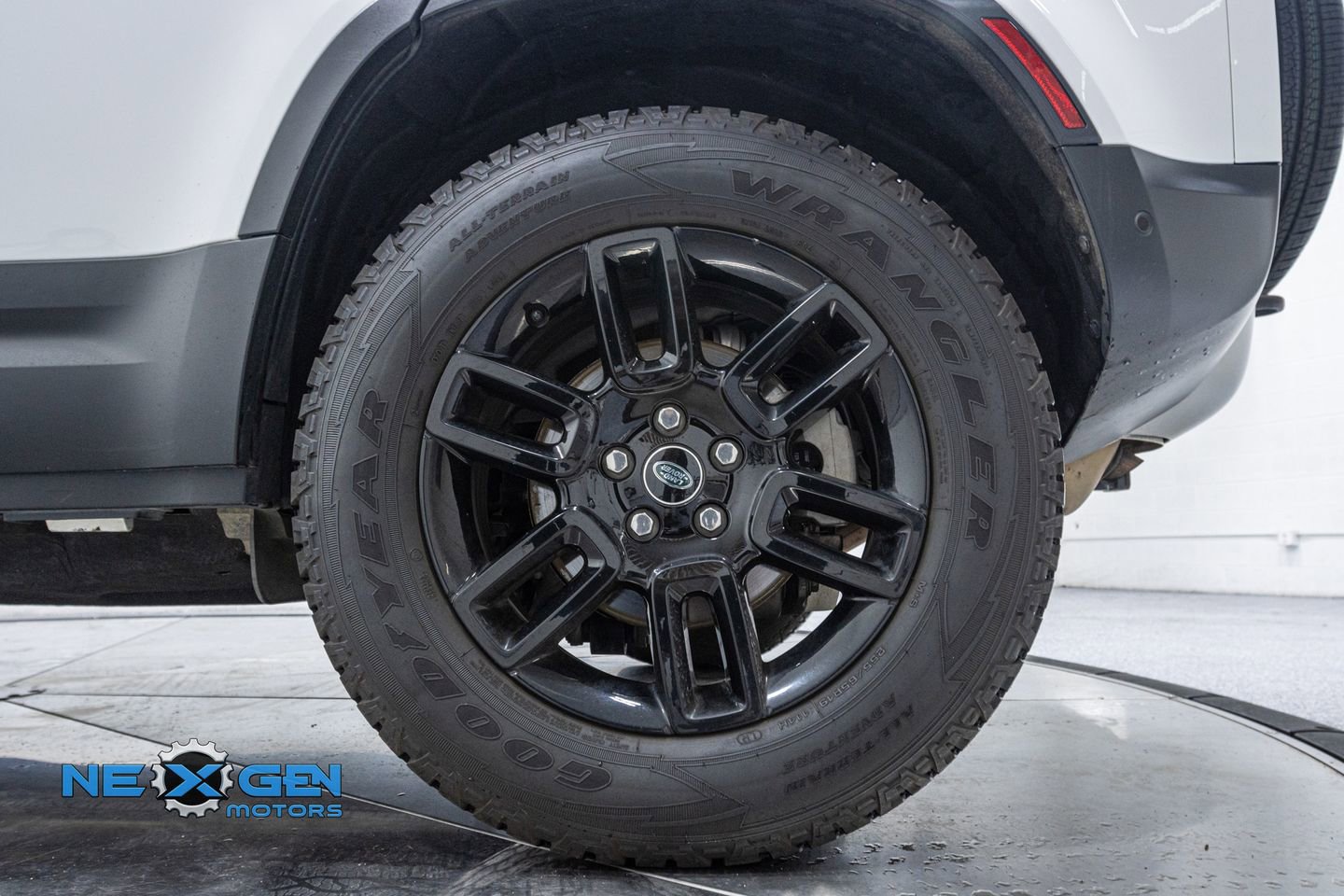 Used 2023 Land Rover Defender 110 S image 47