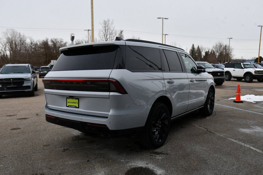 New 2026 Lincoln Navigator Reserve w/ Jet Appearance Package AWD/4WD image 6