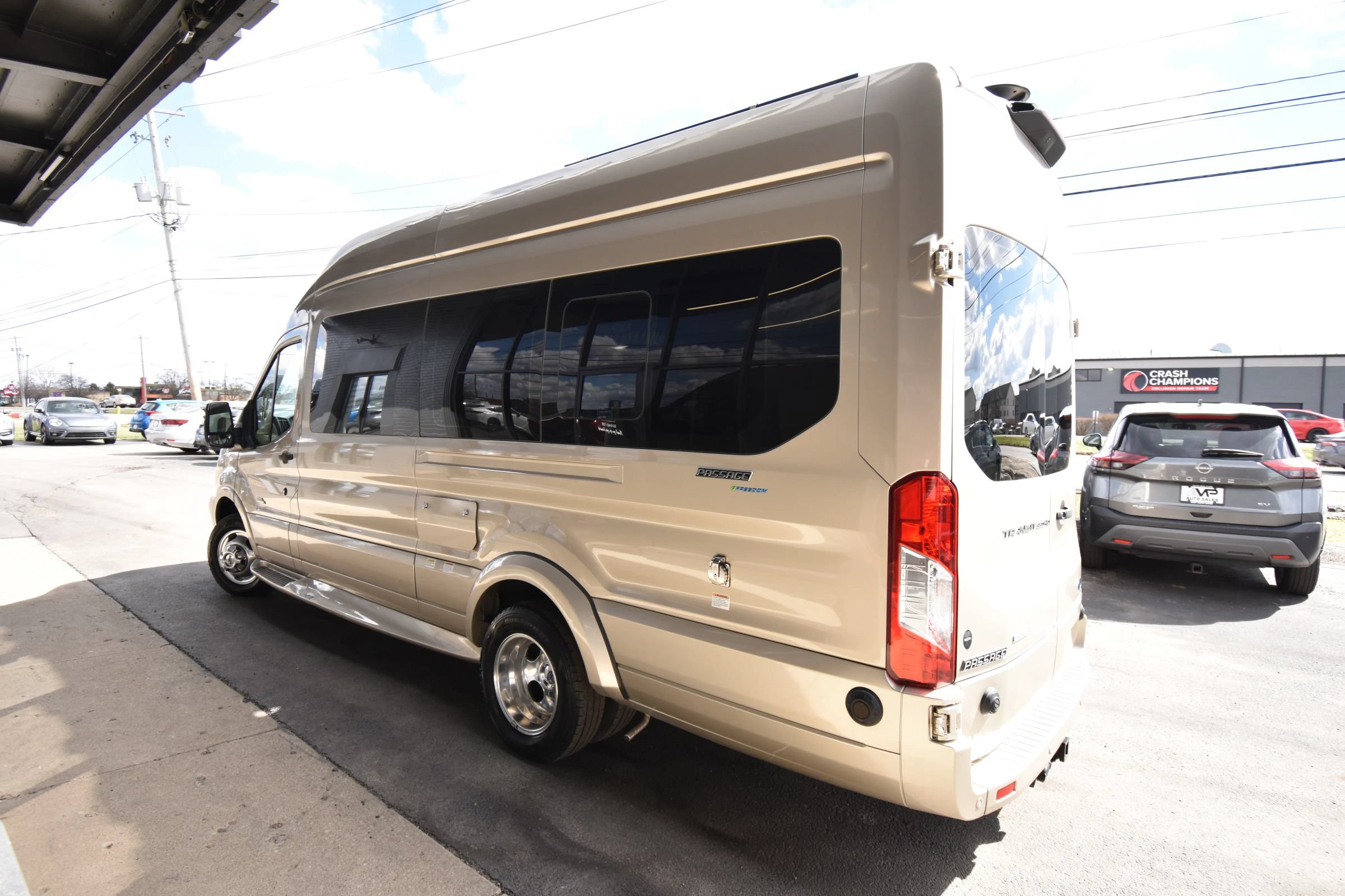 Used 2019 Ford Transit 350 148 High Roof Extended DRW w/ Premium Package RWD image 4