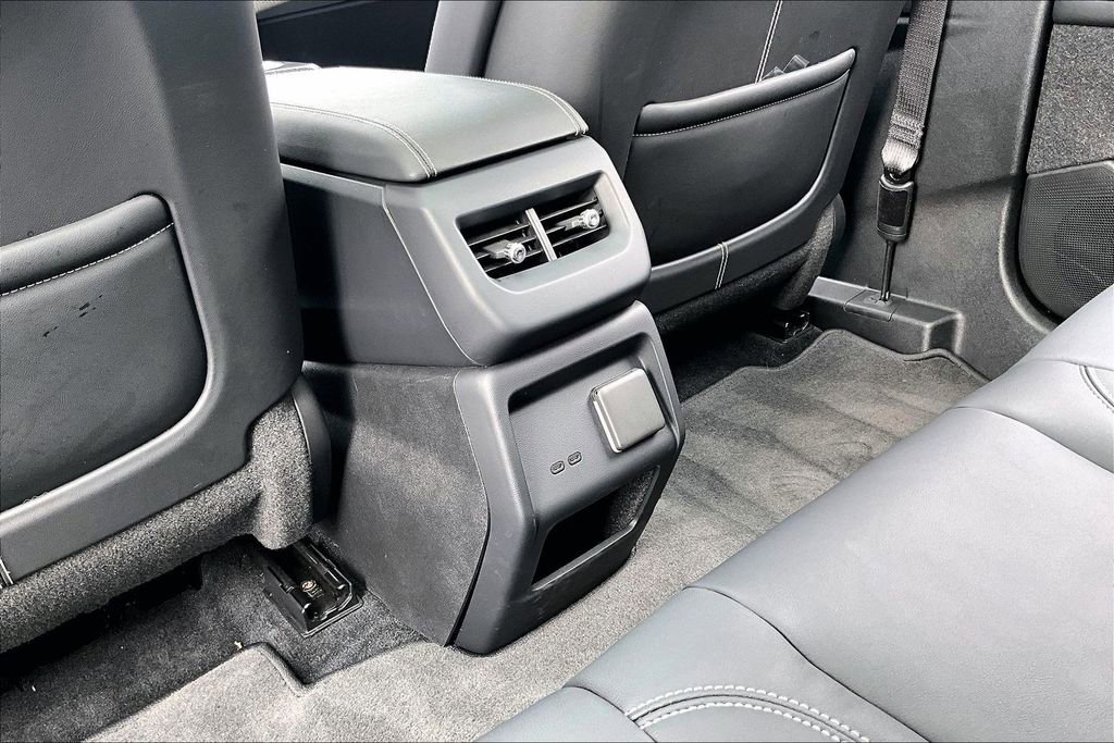 Used 2025 Cadillac Optiq Luxury 1 image 25