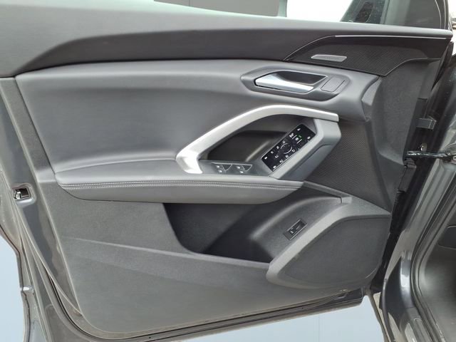 Used 2025 Audi Q5 Premium w/ Premium Plus AWD/4WD image 11