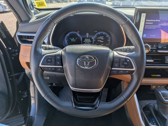 Used 2024 Toyota Highlander Platinum image 18