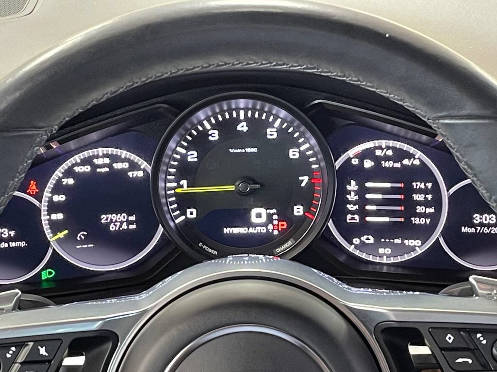 Used 2023 Porsche Cayenne w/ Premium Package AWD/4WD image 31