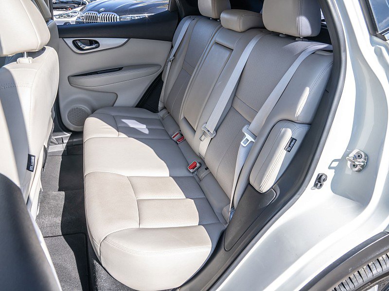 Used 2020 Nissan Rogue Sport SL image 17