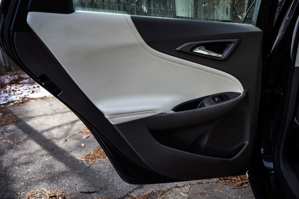 Used 2024 Chevrolet Malibu LT image 37