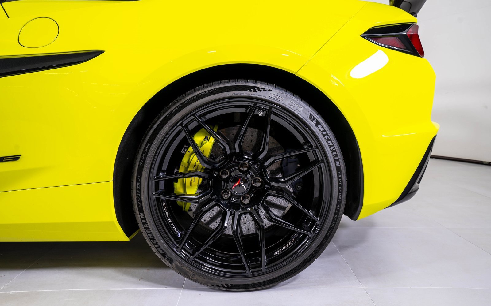 Used 2023 Chevrolet Corvette Z06 w/ Z07 Performance Package image 14