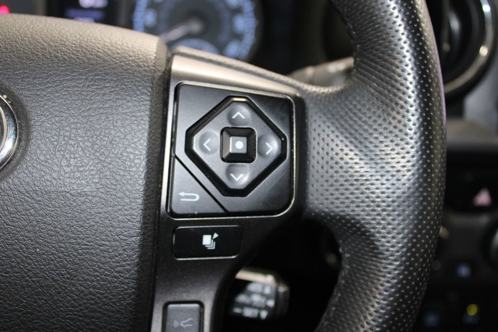 Used 2022 Toyota Tacoma TRD Off-Road w/ Technology Package image 24