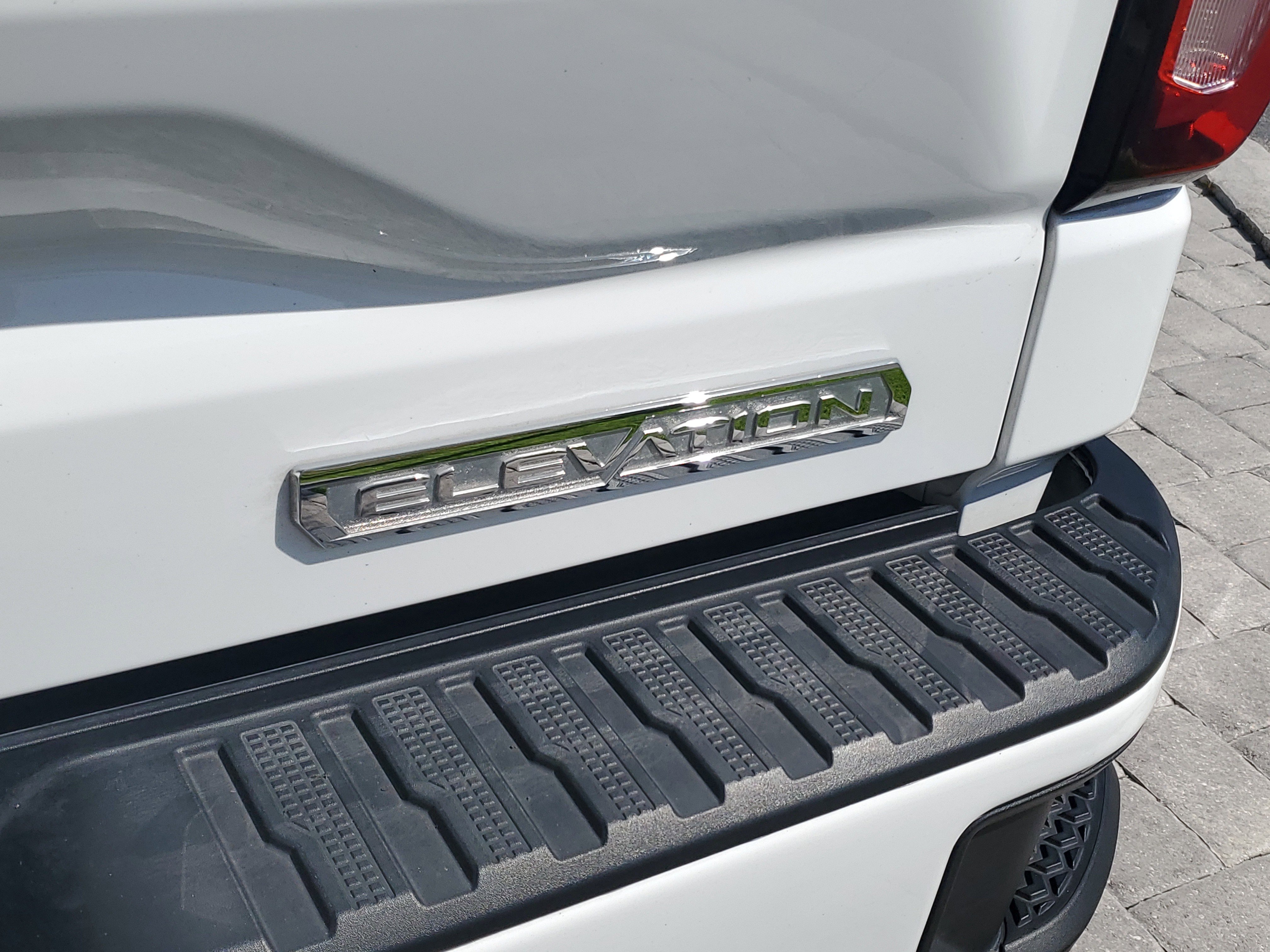 Used 2025 GMC Sierra 1500 Elevation w/ LPO, Elevation Black Package image 6