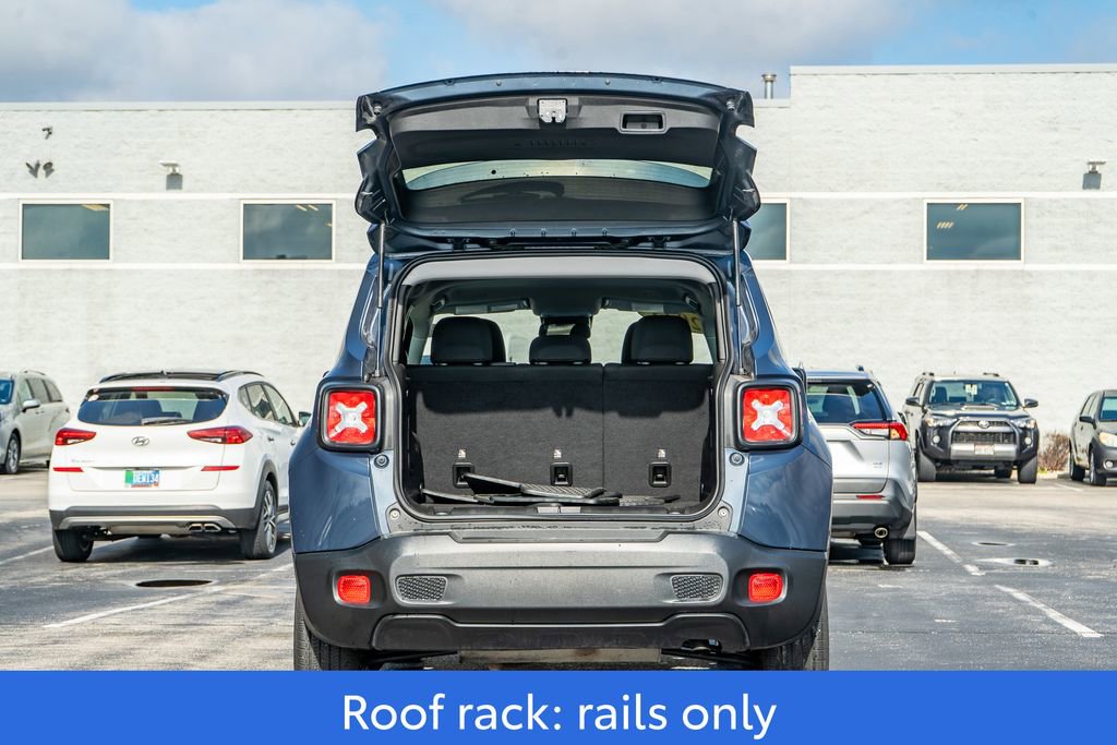 Used 2023 Jeep Renegade Latitude w/ Premium Group AWD/4WD image 10