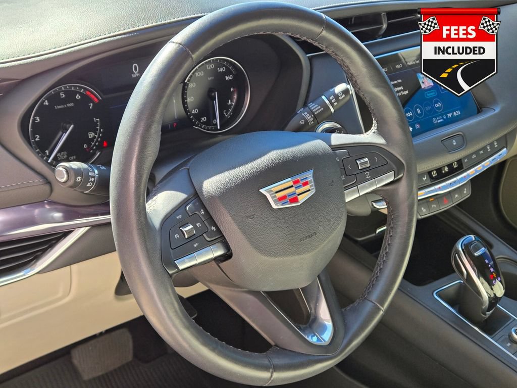 Used 2023 Cadillac XT4 Luxury w/ Cold Weather Package FWD image 25