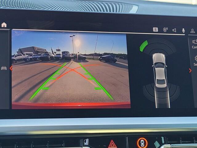 Used 2021 BMW 330i Sedan w/ Premium Package image 18