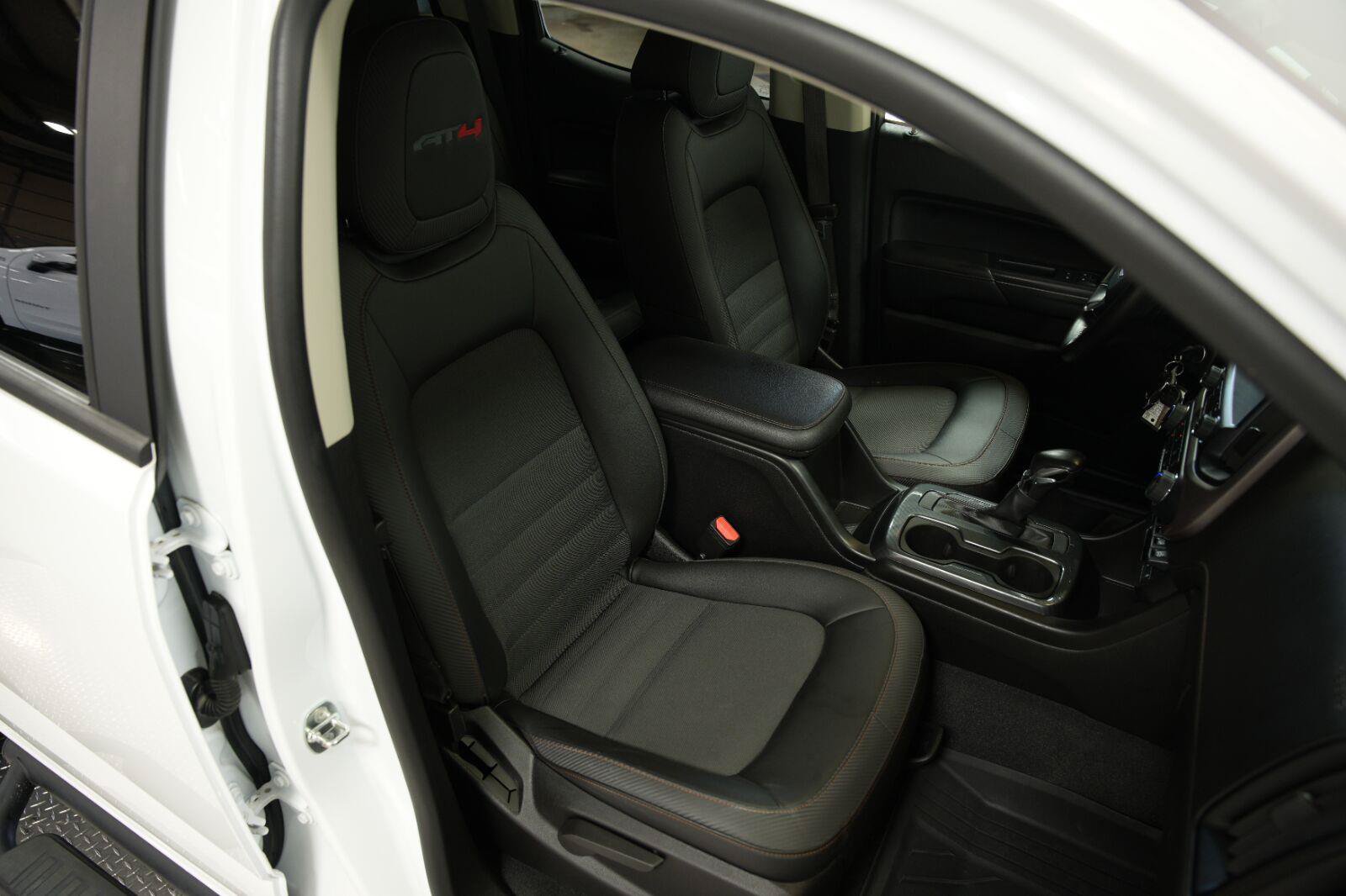 Certified 2022 GMC Canyon AT4 w/ Driver Alert Package AWD/4WD image 19