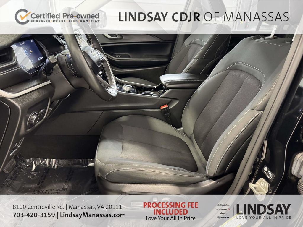 Used 2023 Jeep Grand Cherokee Laredo w/ Luxury Tech Group I AWD/4WD image 20