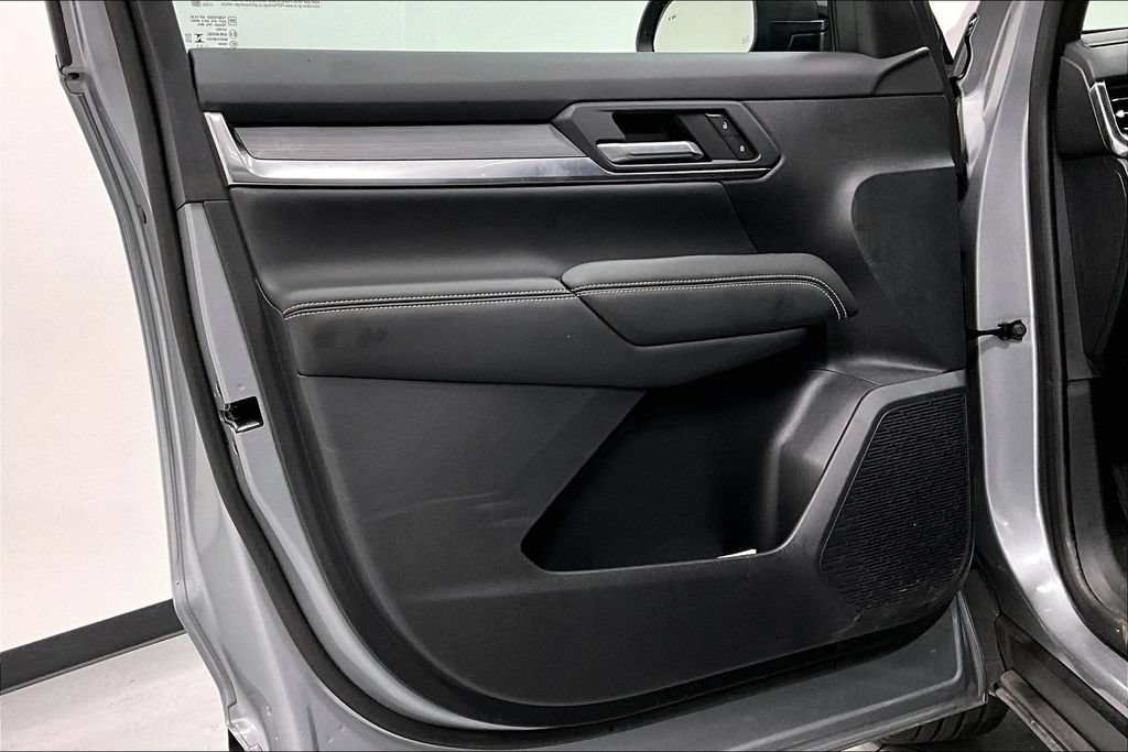 Used 2025 GMC Terrain Elevation FWD image 21
