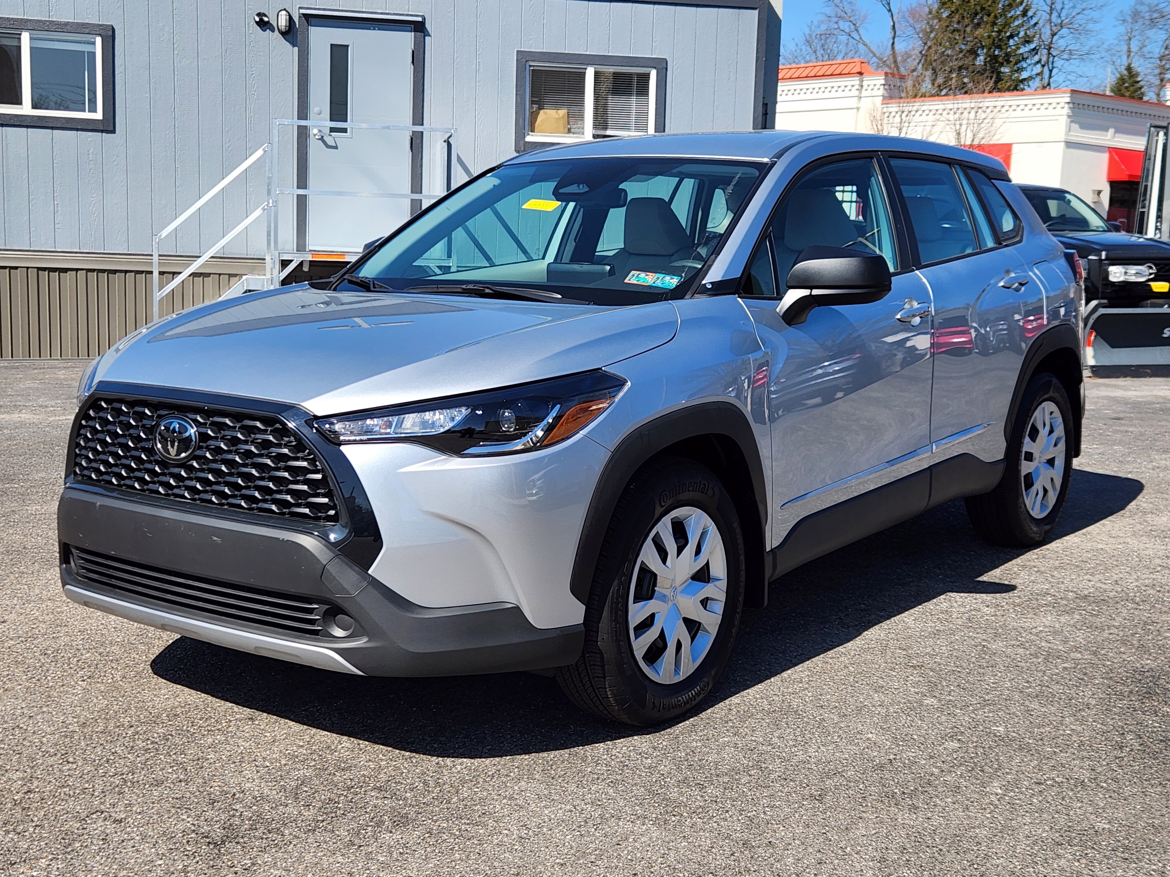 Used 2023 Toyota Corolla Cross L image 2