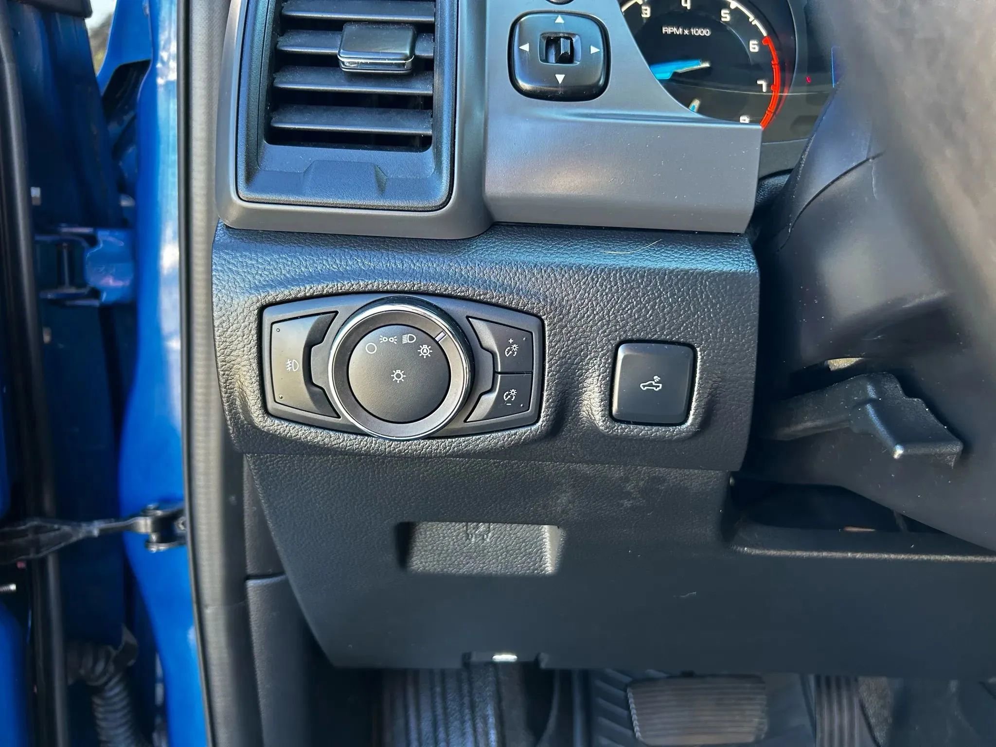Used 2019 Ford Ranger XL w/ Equipment Group 101A Mid image 13