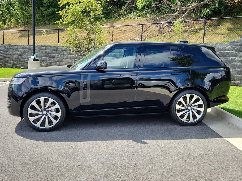 New 2025 Land Rover Range Rover SE AWD/4WD image 6